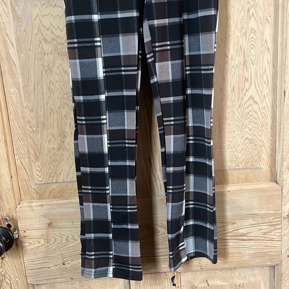 Plaid light weight slacks. - Picture 3 of 6